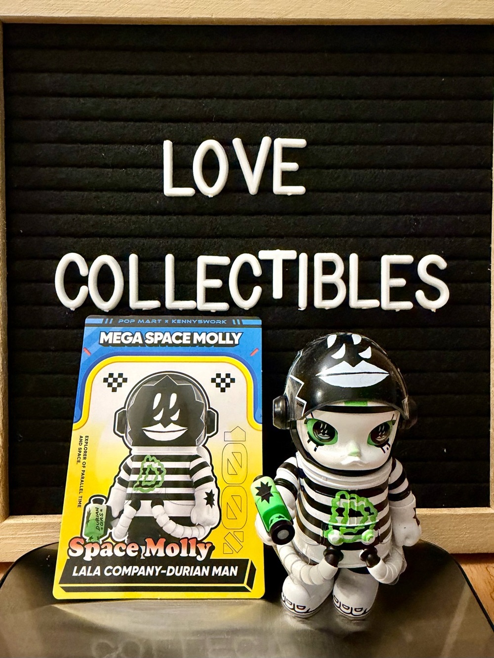 Popmart Mega Space Molly 100%